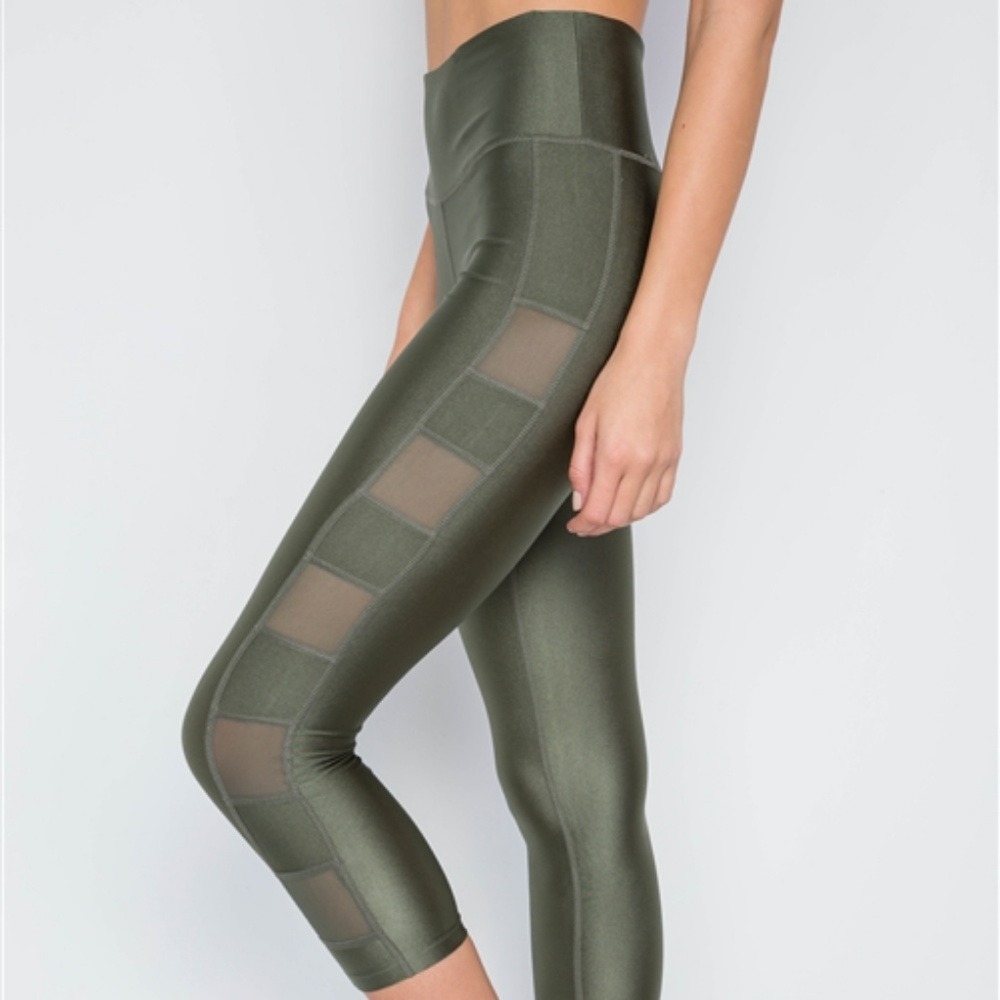 🆕 Olive Green Active Leggings - Picture 2 of 4